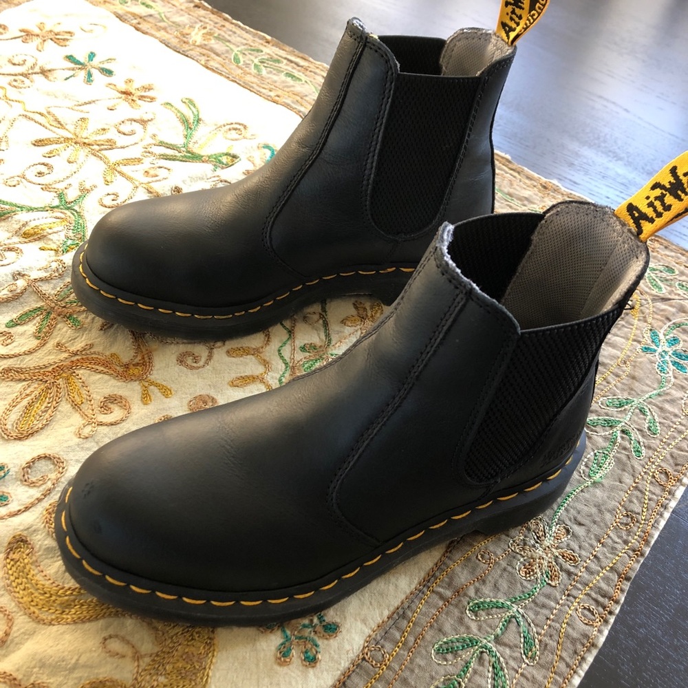 dr martens airwair size 37